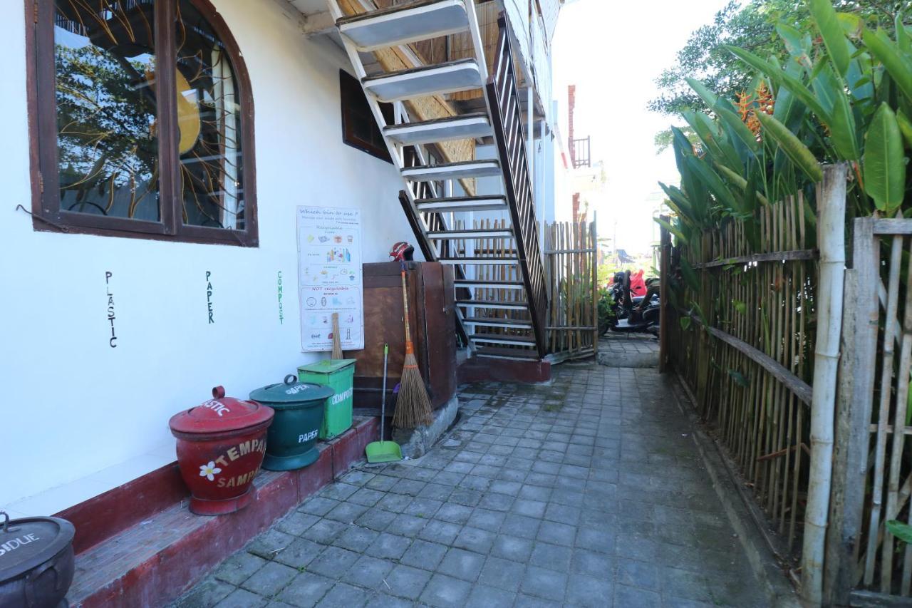 Kris Kos Hotel Canggu  Ngoại thất bức ảnh
