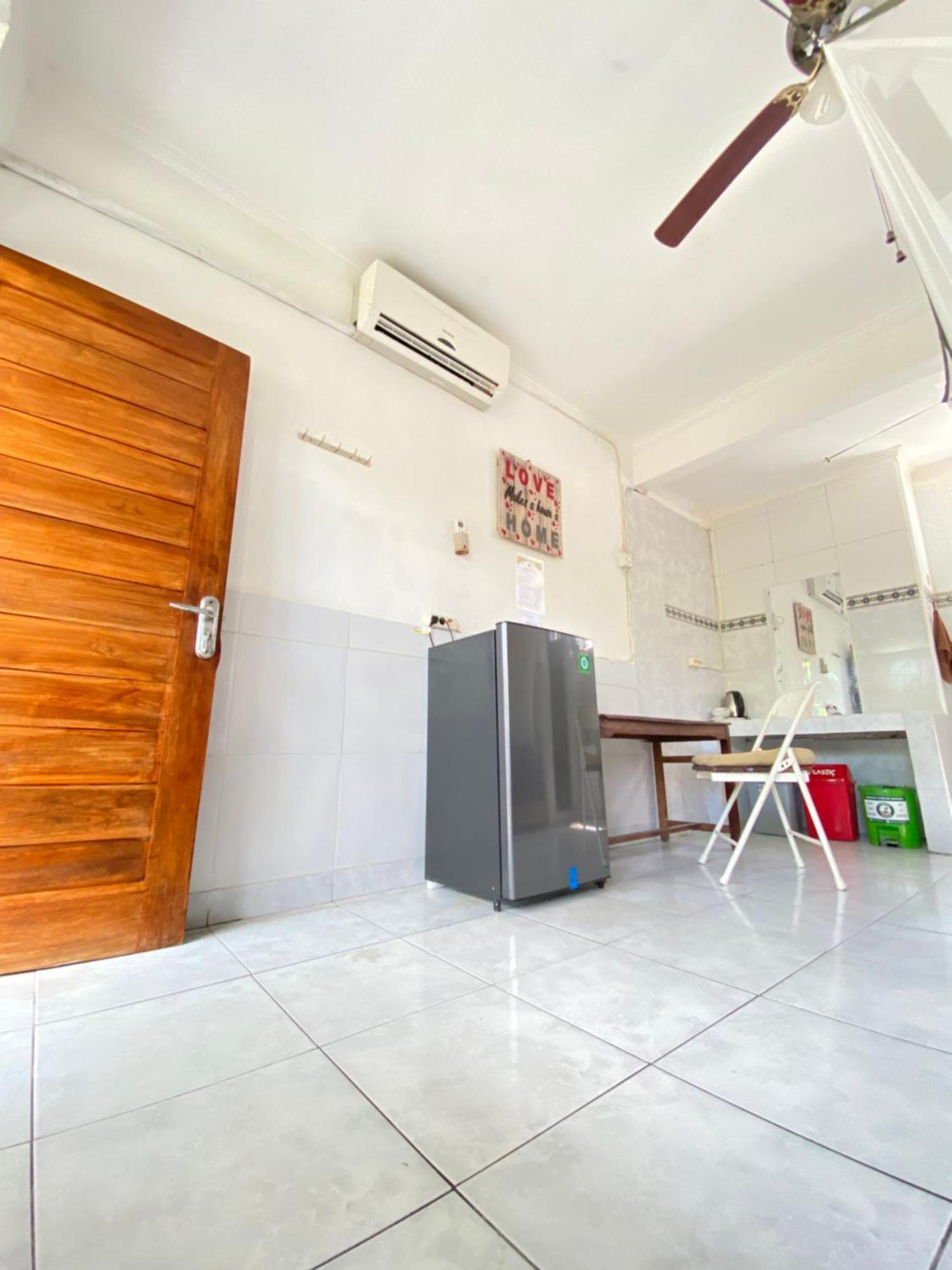 Kris Kos Hotel Canggu  Ngoại thất bức ảnh